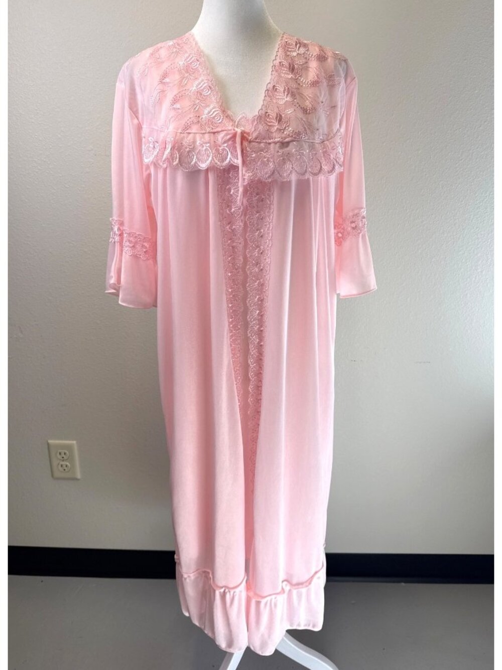 Pink Nightgown & Robe Set Lace Trim Sleeveless Grandma Vintage 1980s Style